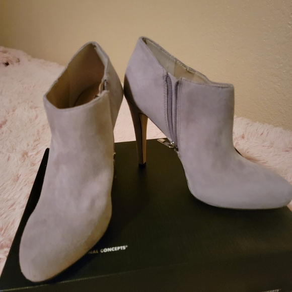 I.N.C. Bellona Suede Ankel Boots Size 7 - Picture 2 of 4